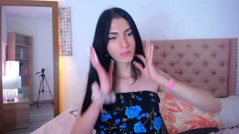 lara_lia_ @ chaturbate on 20231201