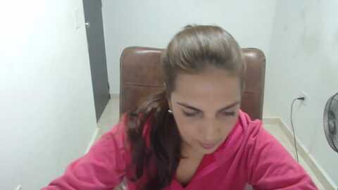 esmeralrubi692 @ chaturbate on 20231215