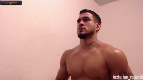 ian_rogan1 @ chaturbate on 20231228