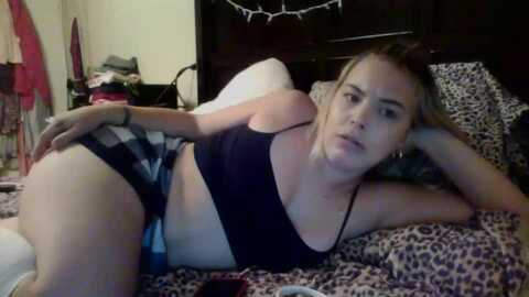 juicy905507979 @ chaturbate on 20240114