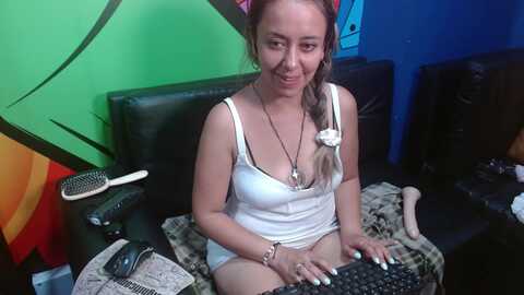 leah_sussman @ chaturbate on 20240122